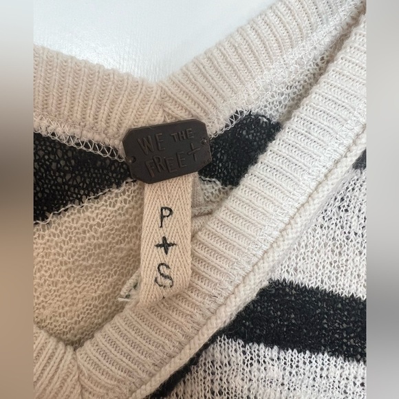 Free People V Neck Striped Sweater (Small) - Picture 6 of 7